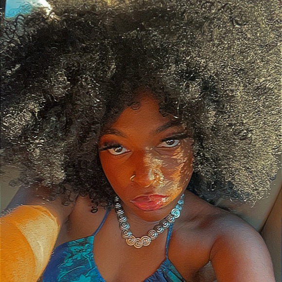 Meet your Posher, Tatiana - Picture 1 of 1